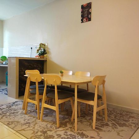 Axaida Homestay Parit Jawa Bakar Parit Екстер'єр фото