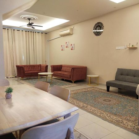 Axaida Homestay Parit Jawa Bakar Parit Екстер'єр фото