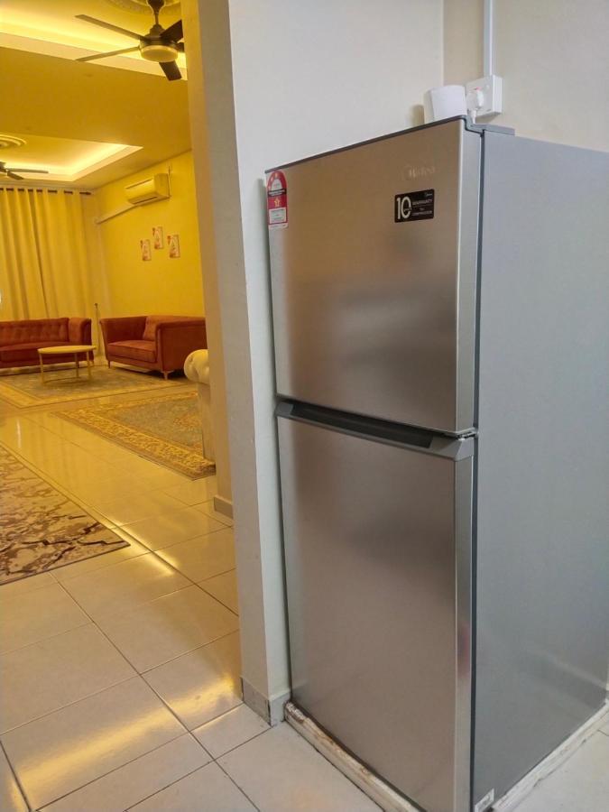 Axaida Homestay Parit Jawa Bakar Parit Екстер'єр фото