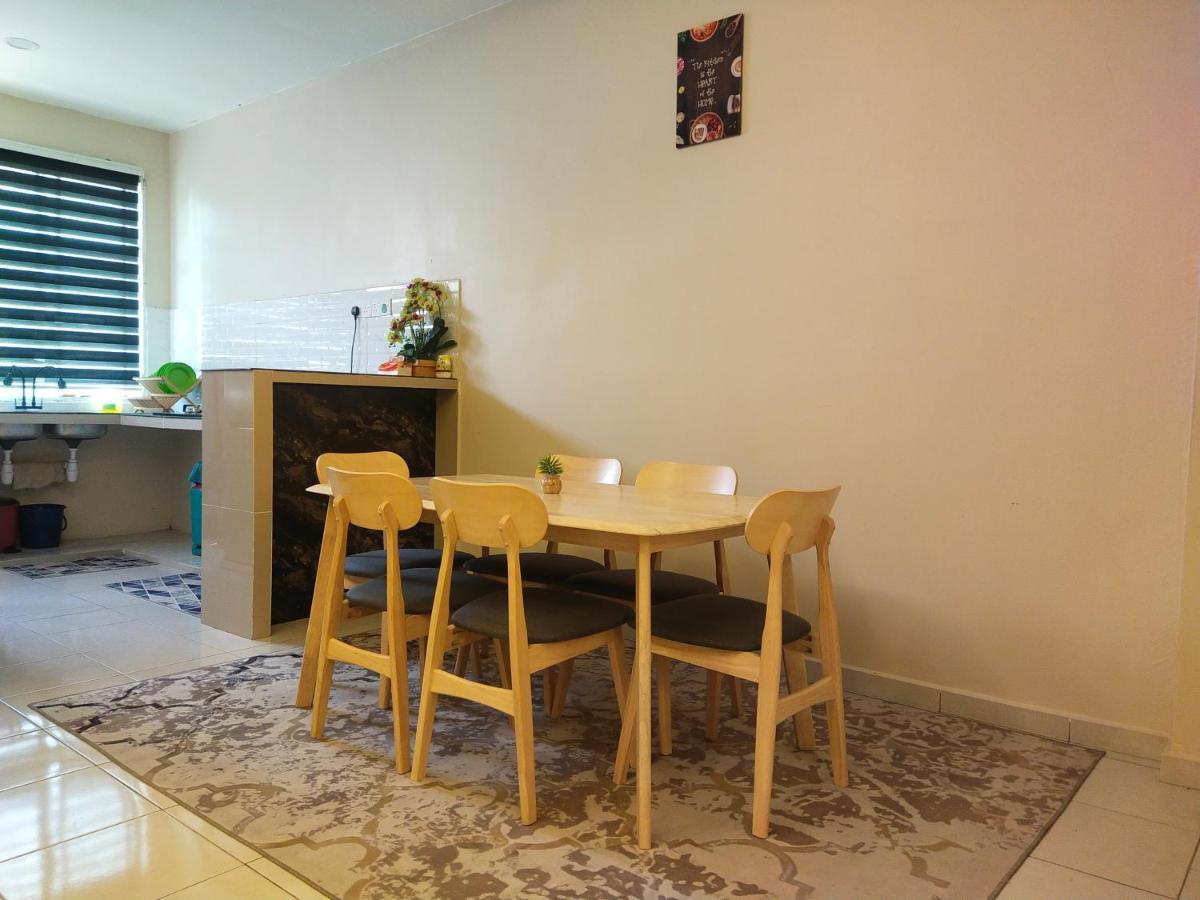 Axaida Homestay Parit Jawa Bakar Parit Екстер'єр фото